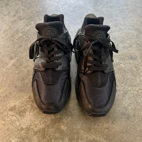 Nike Air Huarache Triple Black Mens Size 12 Sneakers Shoes DD1068-002 - Picture 3 of 9